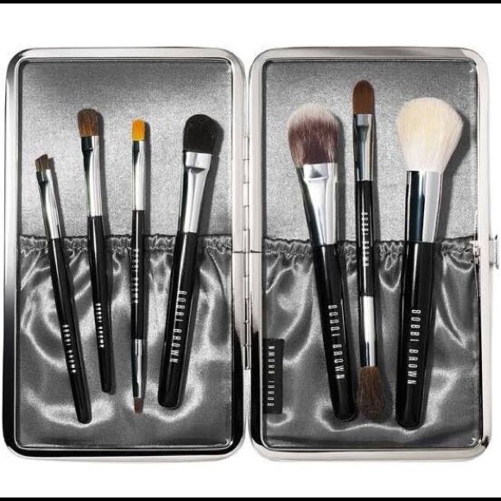 NWOT Bobbi Brown Deluxe Travel Brush Set